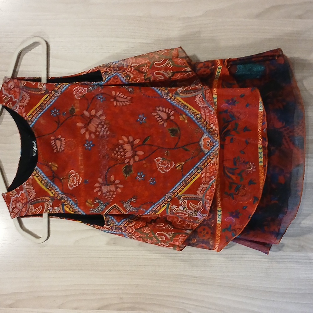 133. NWT Desigual Women's Sleeveless Blouse Size: Small